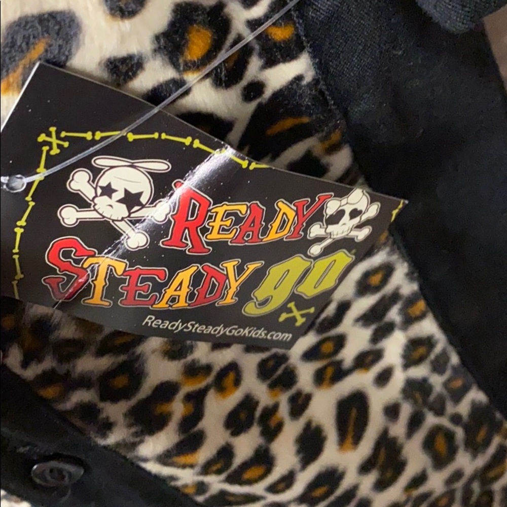 Ready Steady GO! Boy's Leopard Panel Button Up NWT - Picture 3 of 4